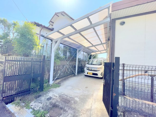 須賀一戸建の駐車場
