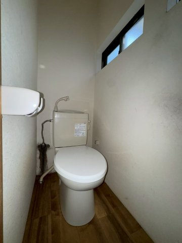 有本戸建11-17のトイレ