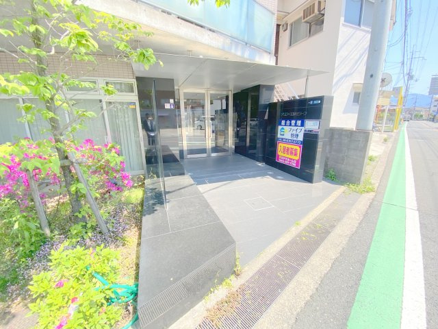 メゾンエルセラーンのエントランス