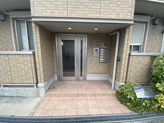 松原市天美南３丁目のアパートのエントランス