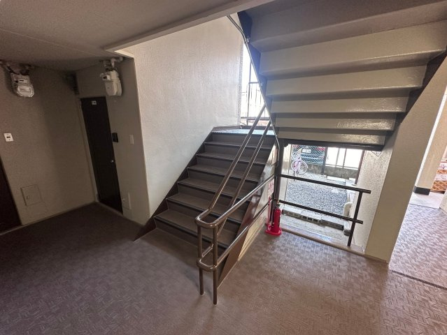 羽曳野市白鳥１丁目の賃貸マンションのロビー