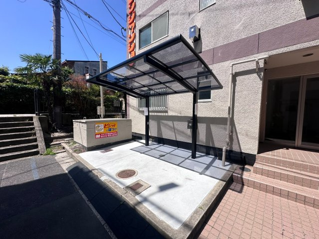 羽曳野市白鳥１丁目の賃貸マンションの駐車場
