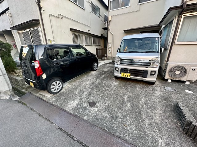 藤井寺市野中４丁目のハイツの駐車場