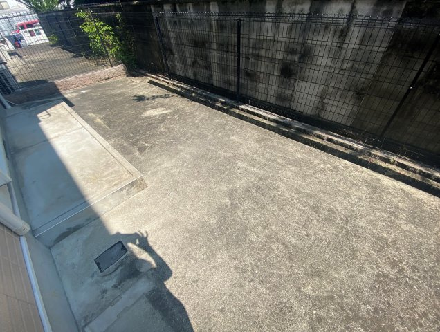 羽曳野市西浦３丁目のアパートの駐車場