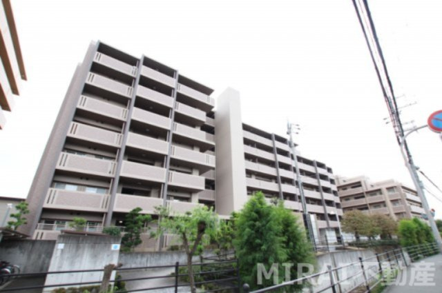 羽曳野市西浦１丁目の賃貸マンションの外観