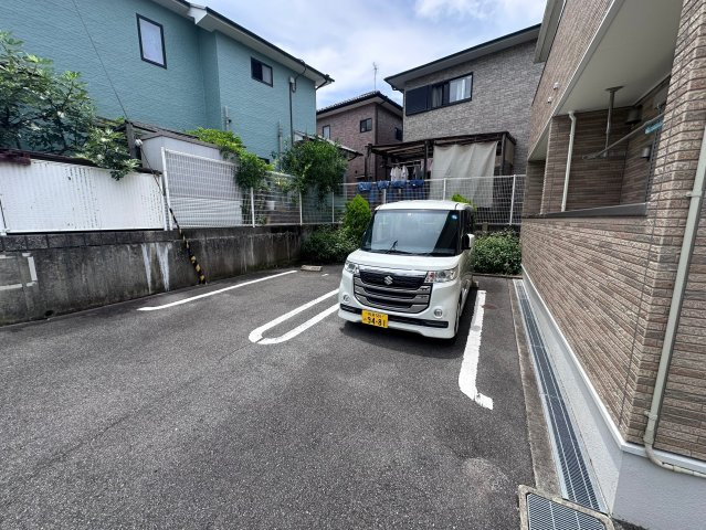 富田林市平町１丁目のアパートの駐車場