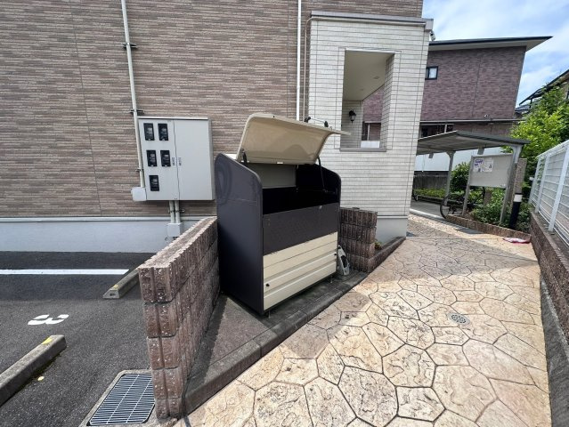 富田林市平町１丁目のアパートのエントランス