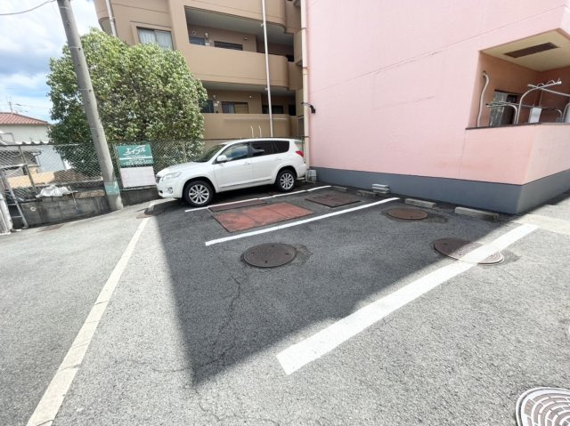 藤井寺市藤井寺１丁目の賃貸マンションの駐車場