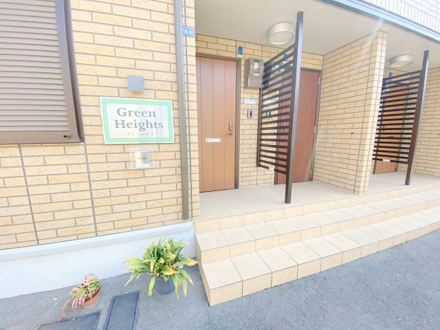 藤井寺市小山２丁目のアパートのエントランス