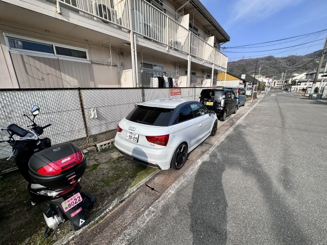 柏原市法善寺３丁目のアパートの駐車場