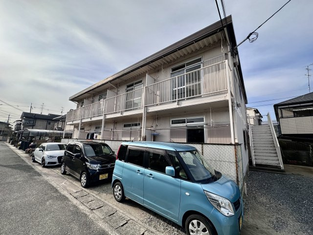 柏原市法善寺３丁目のアパートの外観
