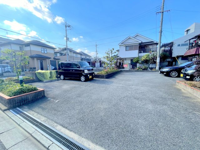 羽曳野市南古市１丁目のアパートの駐車場