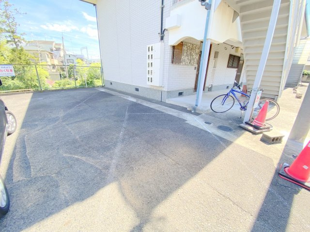 高橋ハイツの駐車場