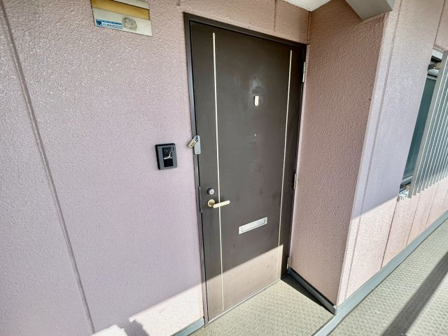藤井寺市道明寺４丁目の賃貸マンションのエントランス