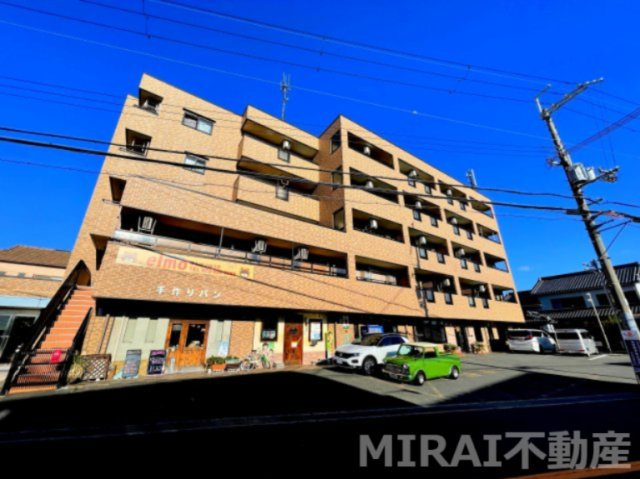 羽曳野市はびきの５丁目の賃貸マンションの外観