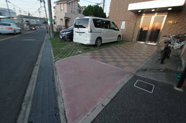 羽曳野市はびきの５丁目の賃貸マンションの駐車場