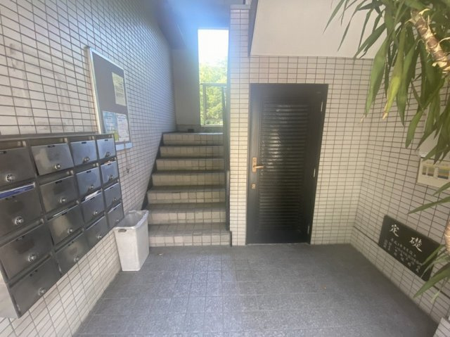 アパートメント翠月のエントランス