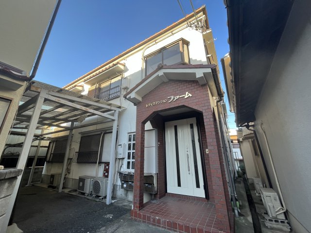 羽曳野市軽里３丁目のアパートの外観
