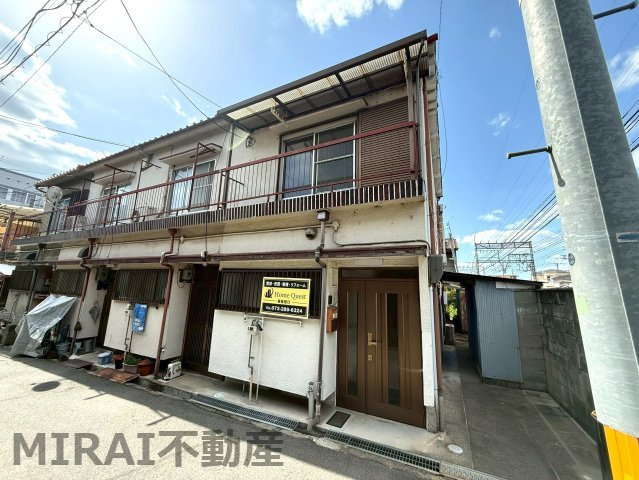 柏原市安堂町のテラスの外観