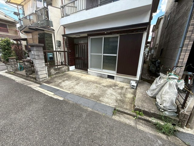 羽曳野市古市６丁目の一戸建ての駐車場