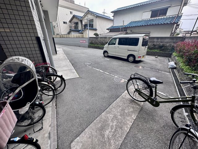サンルミエールの駐車場