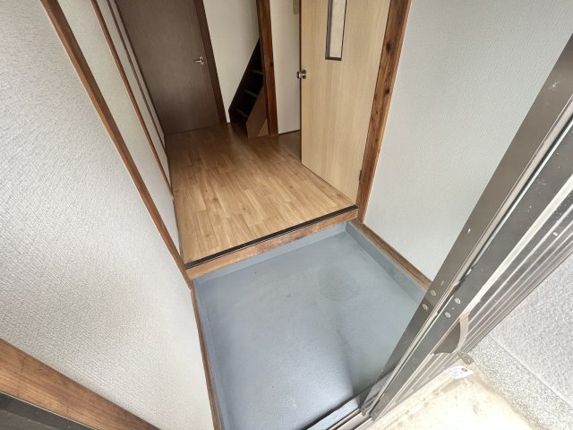 羽曳野市島泉９丁目の一戸建ての玄関