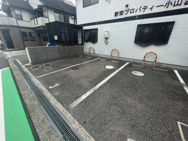 藤井寺市小山２丁目の賃貸マンションの駐車場