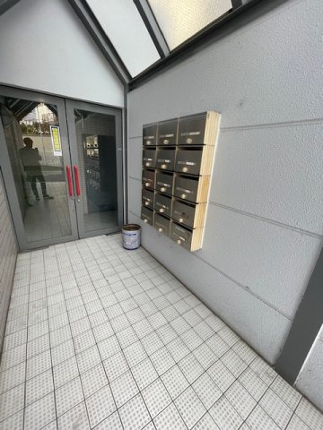羽曳野市伊賀５丁目の賃貸マンションのロビー