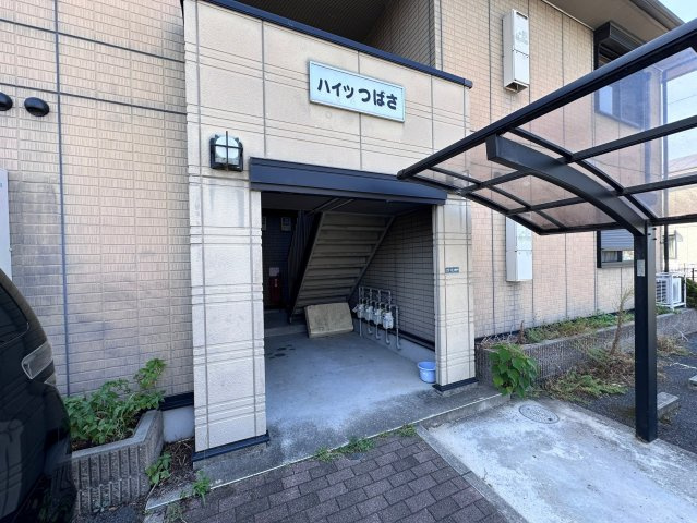 羽曳野市野々上２丁目のアパートのエントランス