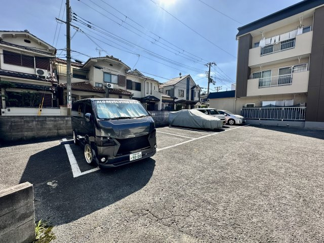 藤井寺市沢田１丁目の賃貸マンションの駐車場