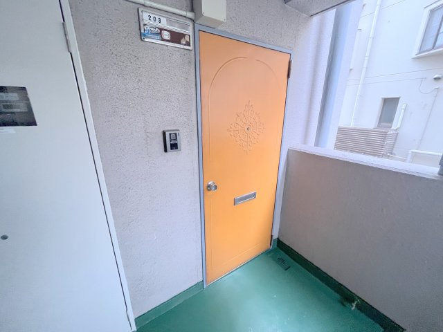 柏原市法善寺４丁目の賃貸マンションのロビー