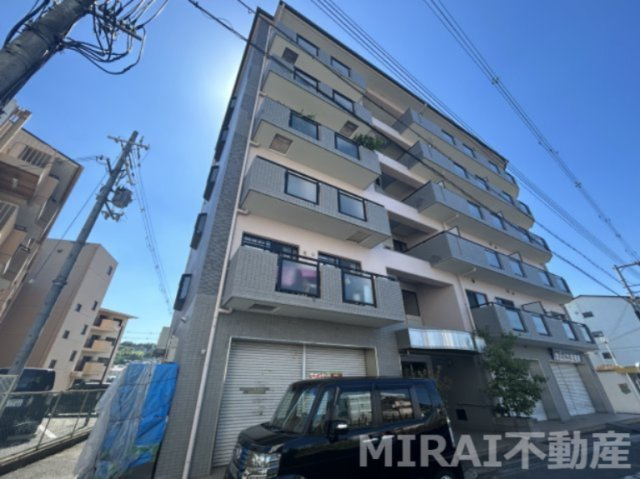 柏原市旭ケ丘３丁目の賃貸マンションの外観