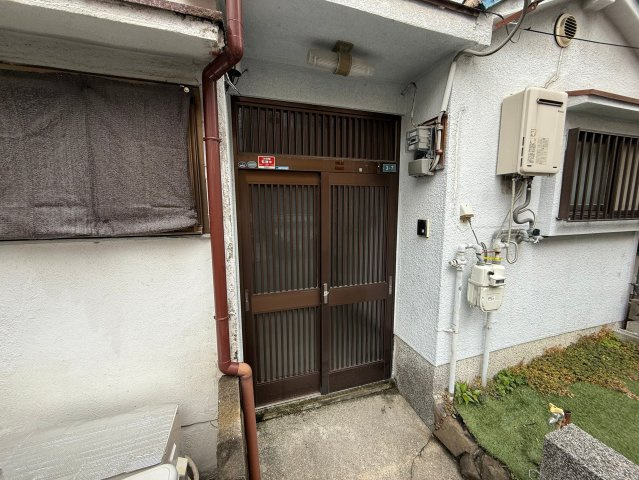 藤井寺市船橋町の一戸建てのエントランス
