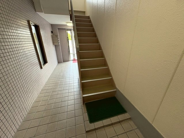 羽曳野市白鳥１丁目の賃貸マンションのロビー