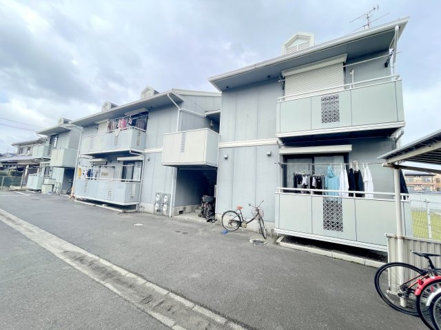 富田林市木戸山町のアパートの外観
