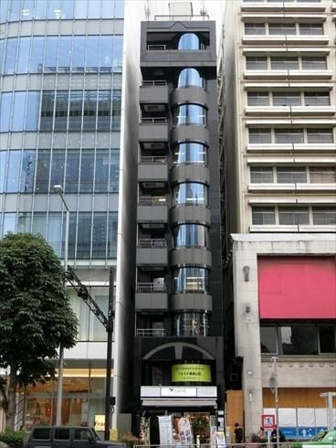 港区南青山３丁目の店舗事務所の外観