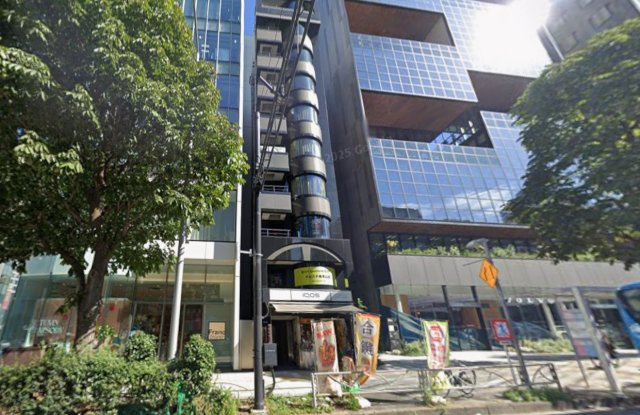 港区南青山３丁目の店舗事務所の外観
