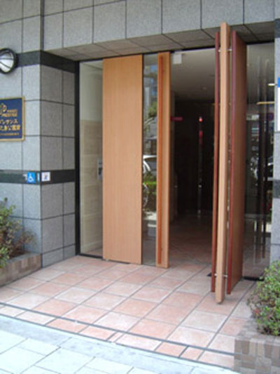 BraTTo北浜駅前
