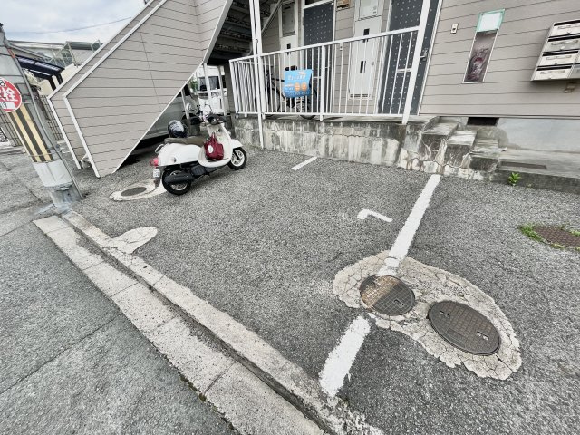 ウッドファイブIの駐車場