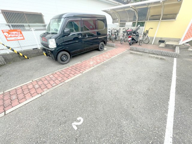 松原市天美北７丁目のアパートの駐車場