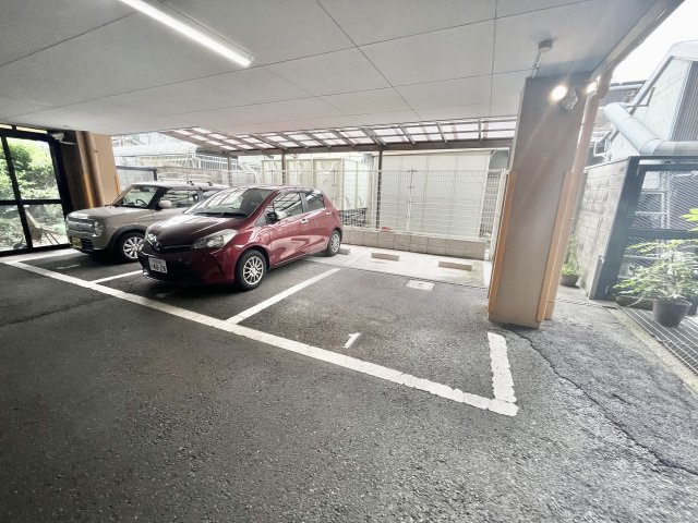 ヴィバーチェの駐車場