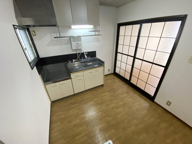 富田林市喜志町３丁目のアパートの居間・リビング