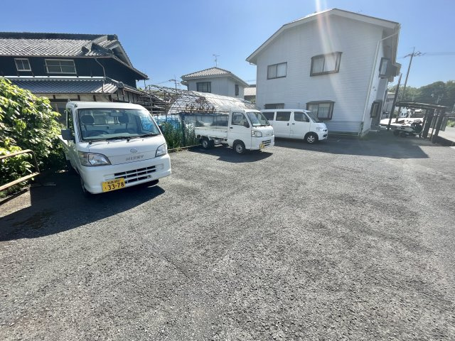 羽曳野市駒ケ谷のアパートの駐車場