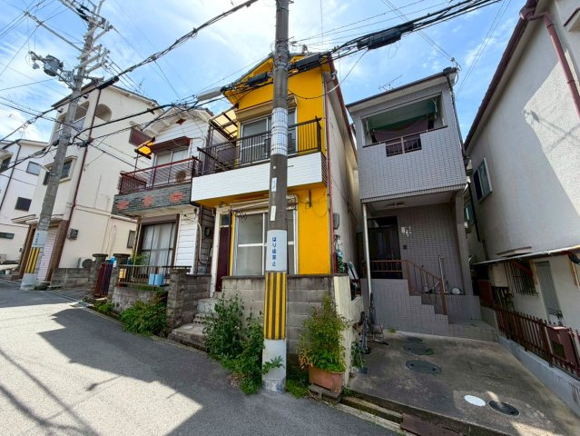 東大阪市横小路町１丁目の一戸建てのエントランス