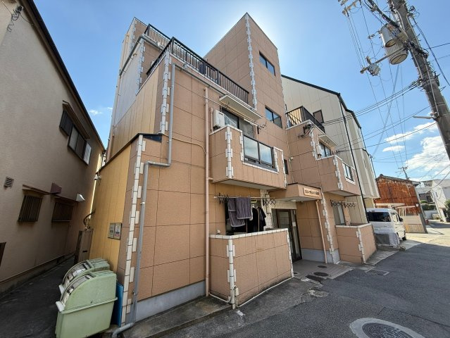 スリーフレンド天美の外観