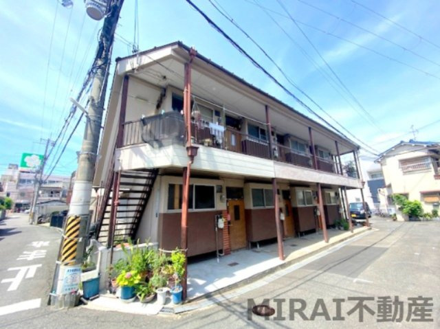 羽曳野市恵我之荘４丁目のアパートの外観