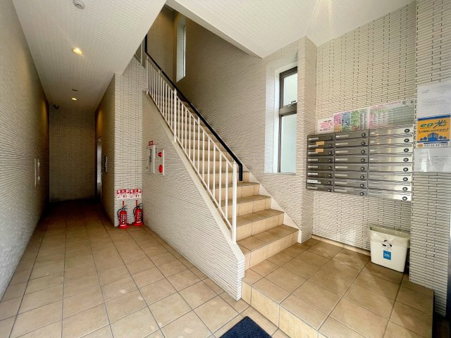 藤井寺市岡２丁目の賃貸マンションのロビー