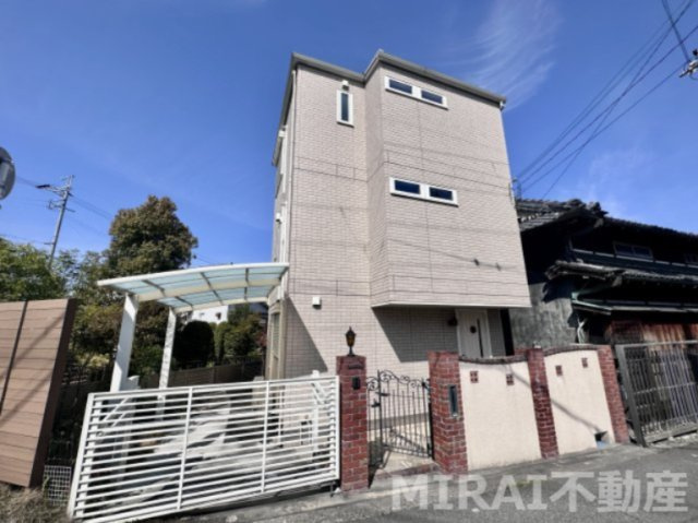 富田林市川向町の一戸建ての外観