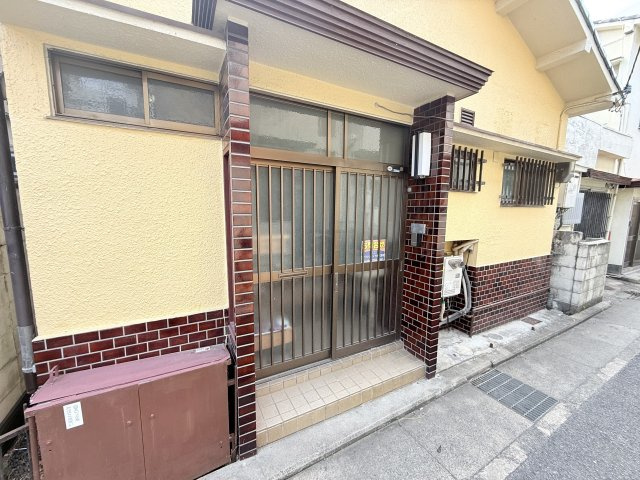 藤井寺市林５丁目の一戸建てのエントランス