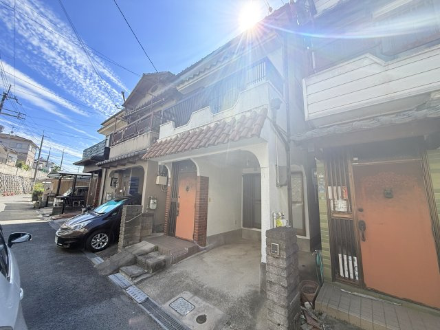 富田林市東板持町３丁目の一戸建ての外観